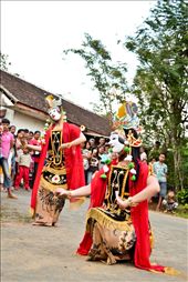 Traditional Malang Mask Dance : by travenesia, Views[852]