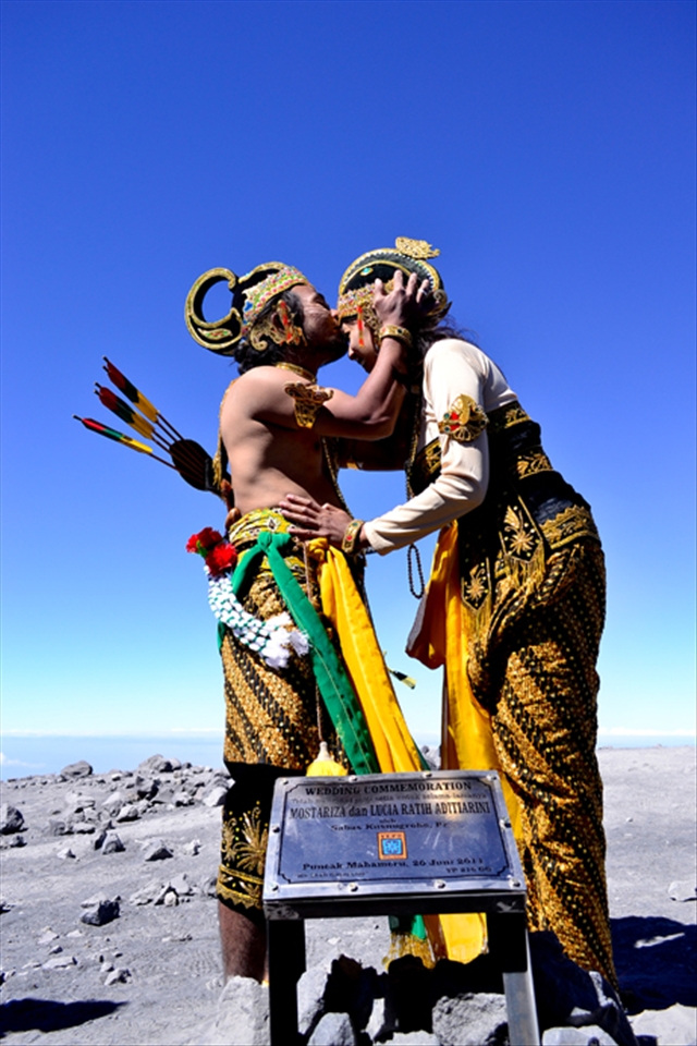 Wedding Commemoration pose with Arjuna and Shinta Traditional costum in Semeru 