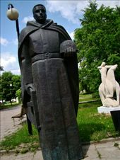 Almost all the statues are name-less: by treefrog, Views[277]