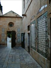 Walking through the Paternoster church: by treefrog, Views[152]