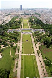 Champ de mars garden- a view fro Eiffle tower: by trip_to_paris, Views[356]