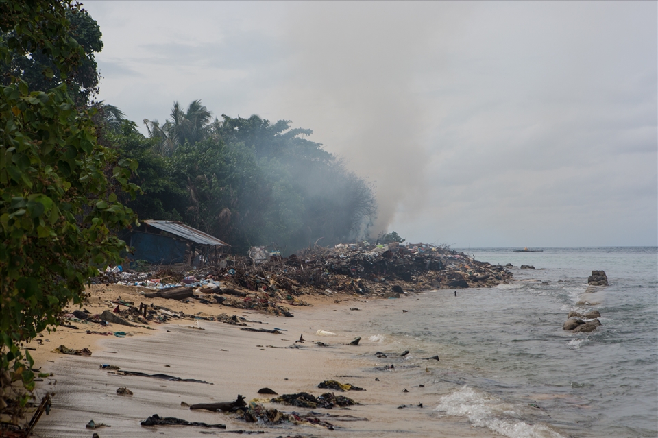 Rubbish burning in a dump on the beachside