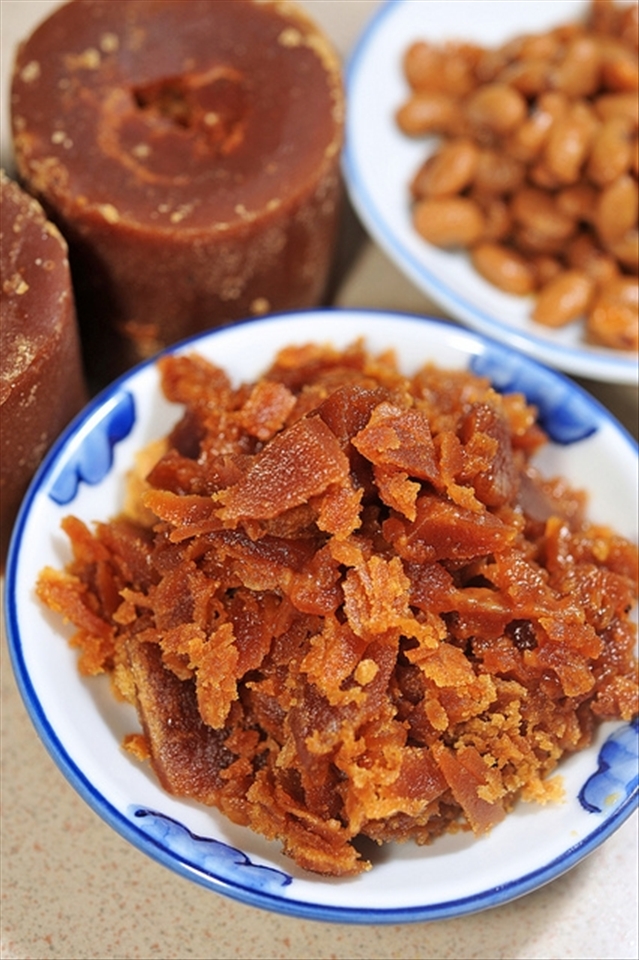 Palm sugar, a crucial component in Nyonya Babi Pongteh