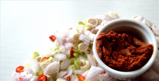 Diced onions, galangal and chilies which were blended into a paste