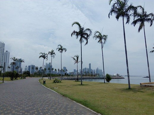 Panama city - kuin Iso Omena mutta loppujen lopuksi hyvin pieni versio siitä.