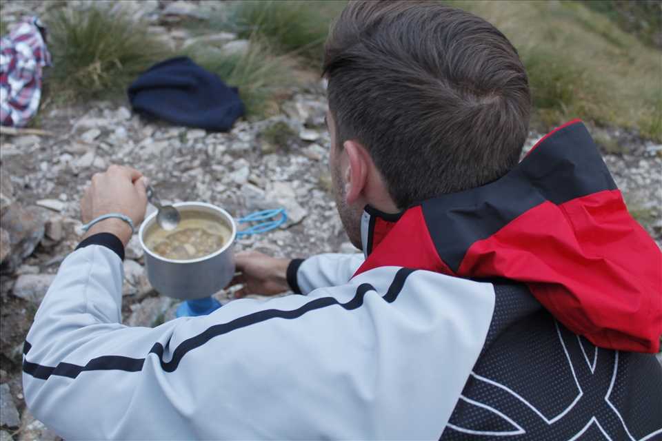 4. hunger is felt. Albo starts cooking