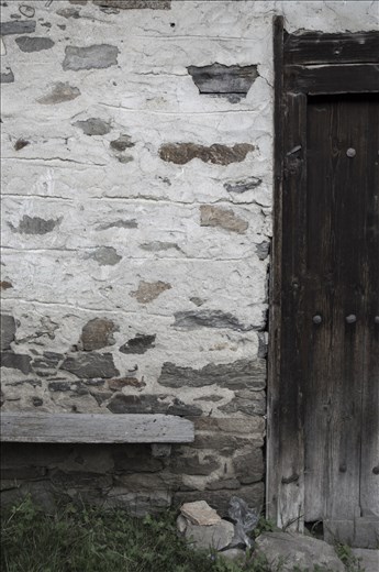 5.To Leave or to stay…Standing on a crossroad, only the human in you decides right