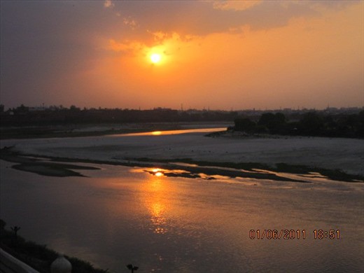 Sun set at tajmahal