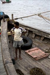 Looking around to see.: by uran, Views[275]