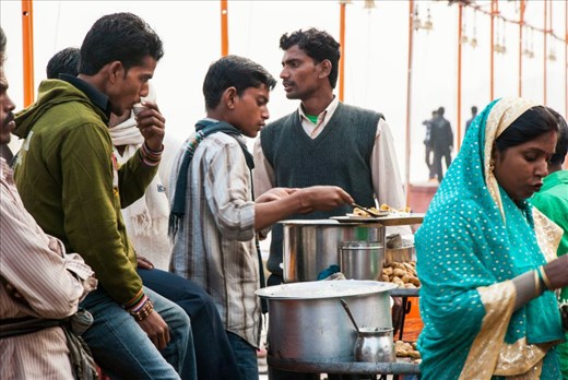 Afternoon snacks on the bank of the Ganges