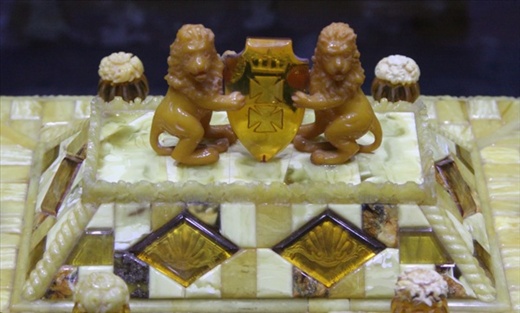 Crest of Gdansk in amber, Amber Museum