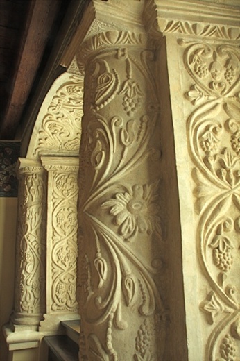 Interior window carving, 