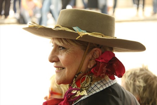 Una muhere, Día de la Tradición