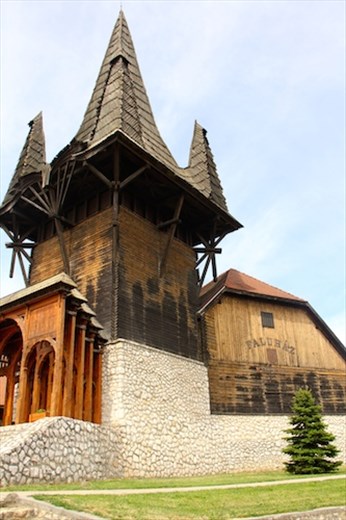 Kakasd Community House