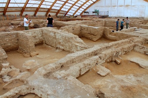 Conservators from Cardiff, Catalhoyuk Chalcotithic Site