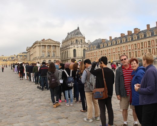 Waiting in line, Palace of Versailles