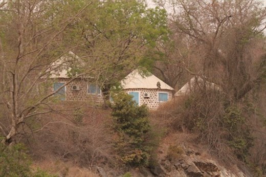 If only there was electricity and water, Benoue NP