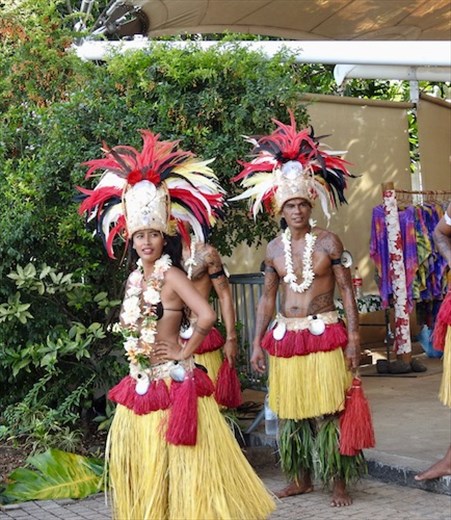 Welcoming committee, Papeete