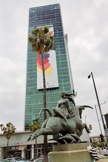 Whispering Angel, Los Angeles