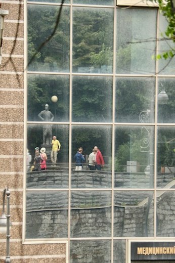 Reflections of Yul Brenner, Vladivostok