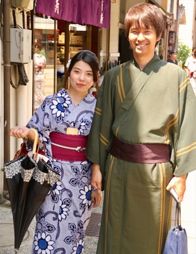 Newlyweds in traditional garb, Kanazawa