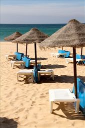 Salema's white sand beaches and cold water, Algarve: by vagabondstoo, Views[1308]