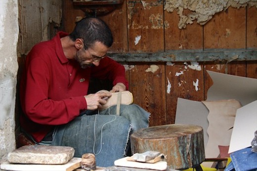 Sandal maker, Tétouan medina