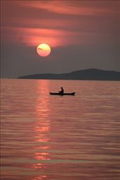 The last fisherman, Cape Maclear: by vagabondstoo, Views[610]