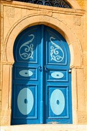 Blue door, Sidi Bou Said: by vagabondstoo, Views[1285]