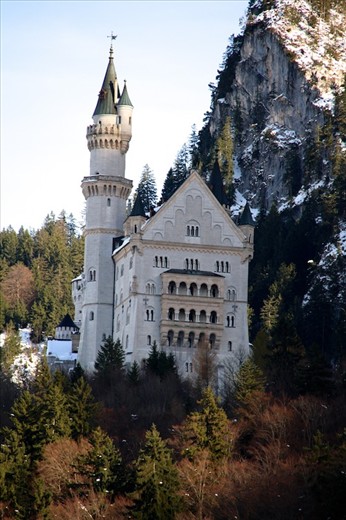 Neuschwanstein in the fleeting sunshine