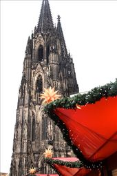 Cologne Cathedral from the Christmas Market: by vagabondstoo, Views[439]
