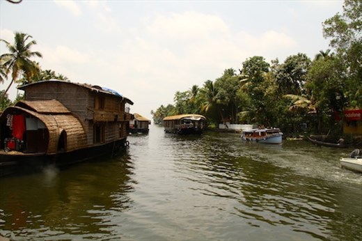 Houseboat trafficjam, Kerala Backwaters
