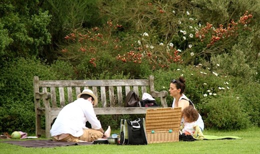 Family picnic, Kew Gardens