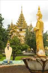 Shwedagon Paya, Yangon: by vagabondstoo, Views[549]