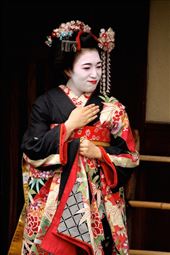 Geisha photo shoot near Kiyomizu-dera, Kyoto: by vagabondstoo, Views[516]