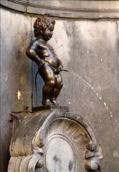 When you gotta go . . . Manneken Pis, Brussels: by vagabondstoo, Views[418]