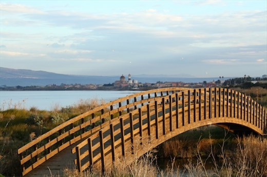Cabras medieval village and footbridge