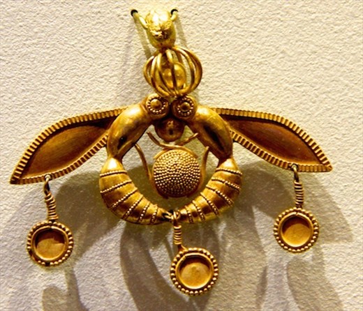 Bee Pendant from Knossos, Archeological Museum, Heraklion