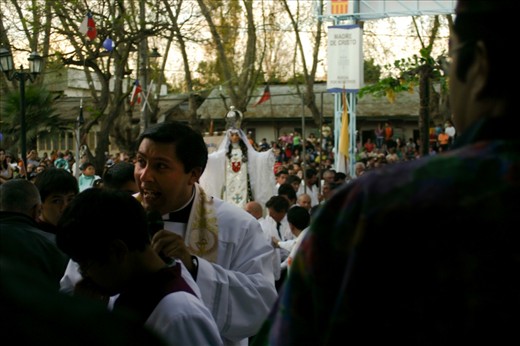 The people that used to live in Isla de Maipo, come back to this party to thank the miracle and pray to the Virgin.