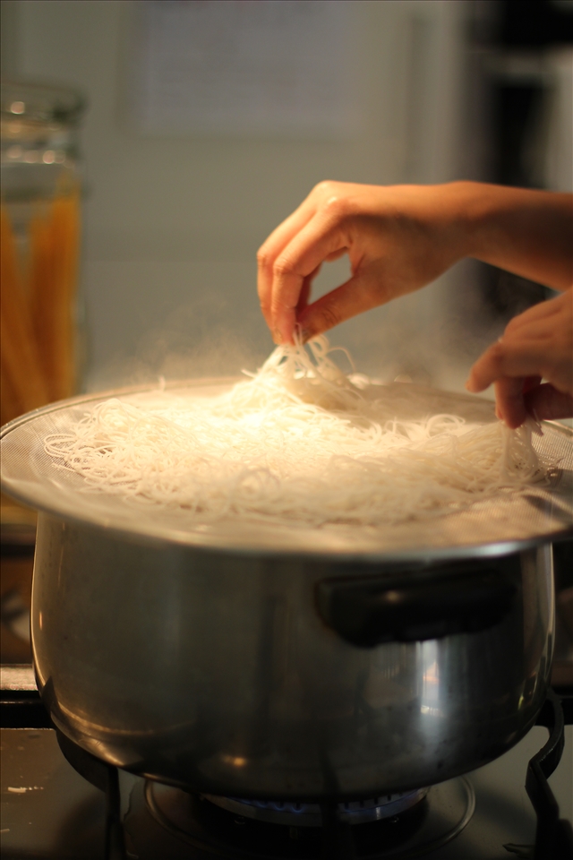 Testing the Bahn Hoi - should be sticky & cooked through