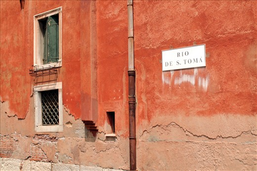  5. a genuine fresco made by the time itself and a wall near a canal that shows its layers of building materials. The result is a complex range of colours and the narration of the history of the city that barely and strenuously continue to fascinate out of any time