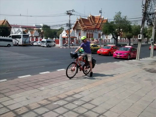 Our first wat (temple) sighting