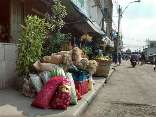 Love the fresh fruits and veggies everywhere in Thailand