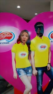 Fun at the Capital Hypermart in Yangon (the mall) Trying to use wifi : by veganliesa, Views[387]