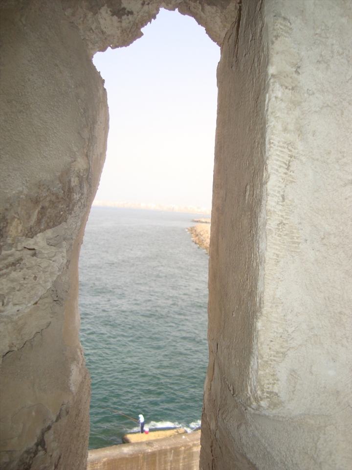 Bey Citadel in Alexandria This castle is located at the end of the island of Pharos maximum west of Alexandria.And constructed in place of Mannar Alexandria old demolished in 702 AH after the devastating earthquake that occurred during the reign of Sultan al-Nasir Muhammad. The Sultan began Ashraf Abu-Nasr Qaitbay building this castle in the year 882 AH and finished construction year 884 AH

And this castle takes the form of box covers an area of 150 m * 130 m surrounded by sea on three sides.
Bey Citadel in Alexandria is one of the most important castles on the coast of the Mediterranean Sea has cared sultans and the rulers of Egypt over historical times, Bey Citadel was built on an area of ​​17550 square meters.