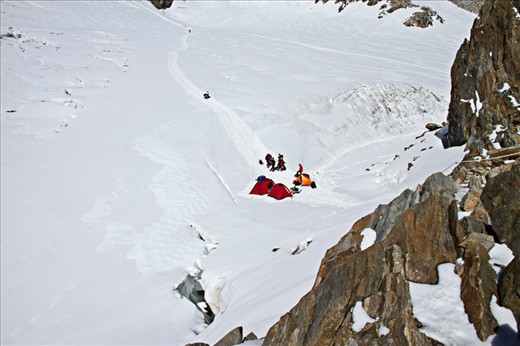 Basecamp(3760m)
Leaving early in the morning 4am returning late afternoon 7pm