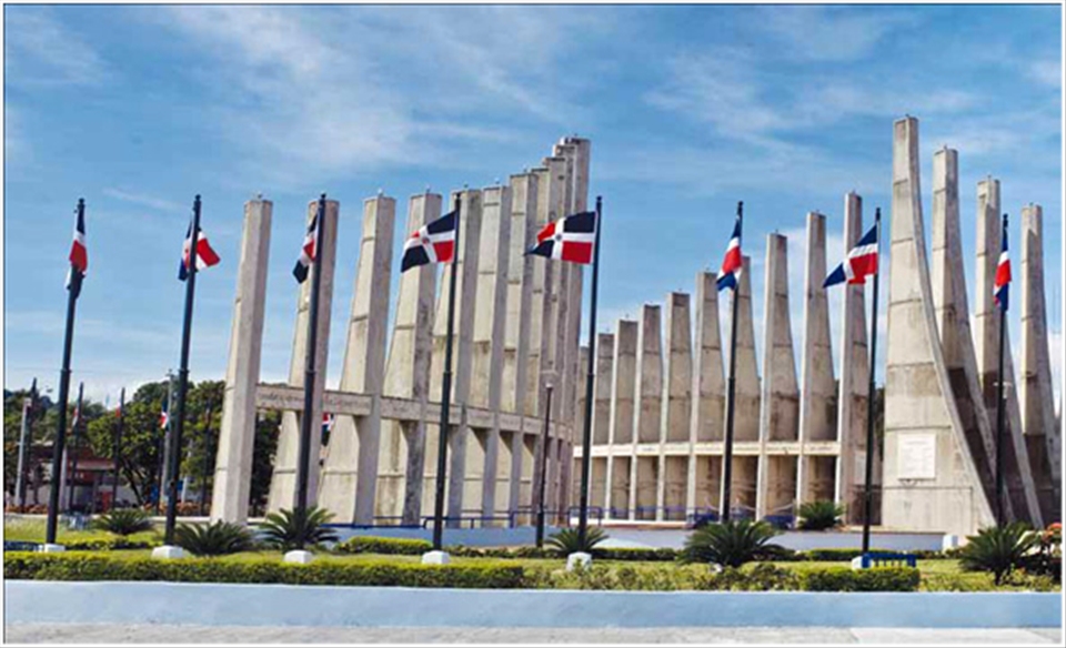 this monument was built to honor the parents of the constitution in R.D         