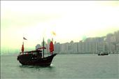 This boat never fails to show up every time you are in Hong Kong: by walruseatwalrus, Views[223]