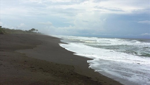 Hermosa Beach just south of Jaco....deserted today