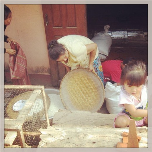 A family at work, Luang Prabang